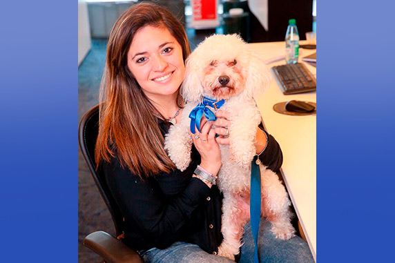 dueña con su perro